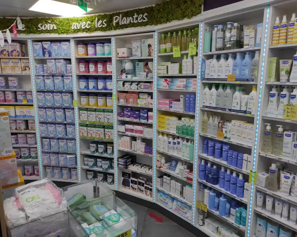 Rayon phytothérapie, soins naturels et espace bébé de la Pharmacie de l'Église à Lieusaint.